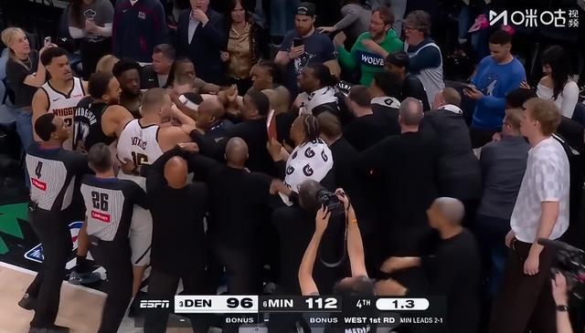 雷火电竞官方网站-森林狼击败掘金后，约基奇引发大规模冲突，NBA宣布处罚决定：约基奇罚50000美元，兰德尔罚35000美元
